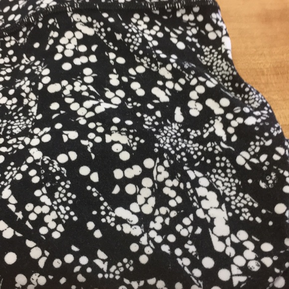 Lululemon Align Black white 7/8 pants Sz 4 - Picture 2 of 4